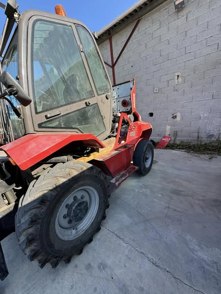 Remplacement de la tranche levage du distributeur sur un Manitou M30-2 à Saint-Cannat