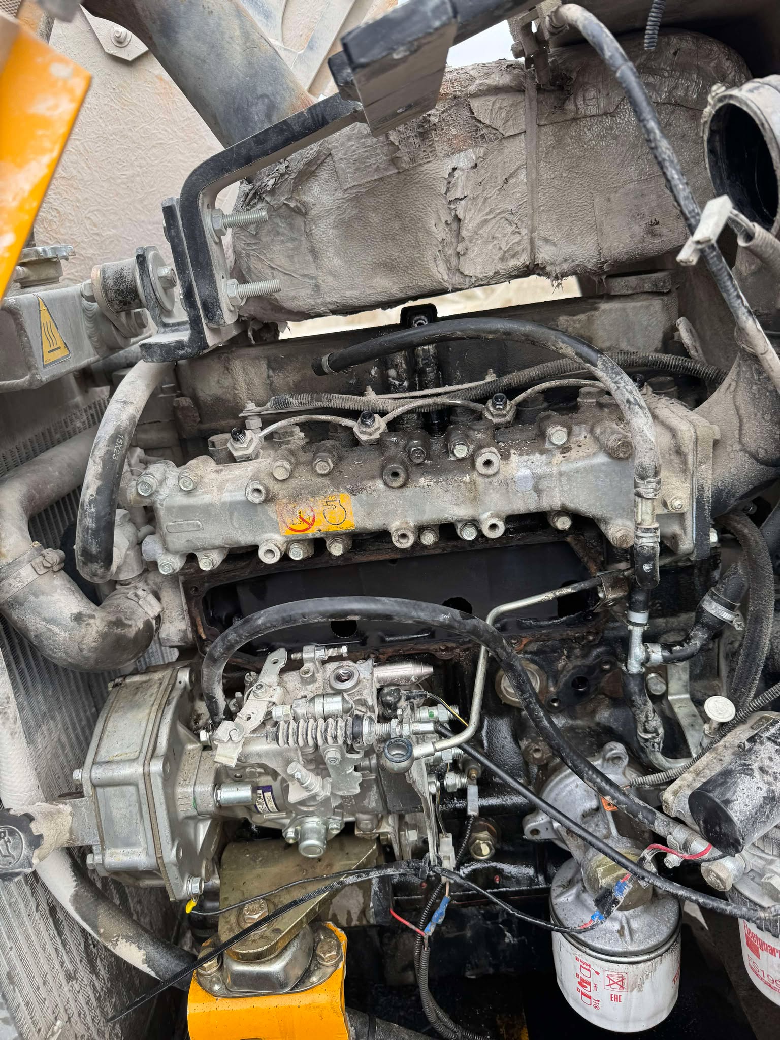 Réparation d'une fuite sur le circuit de refroidissement d'une chargeuse Vinieri